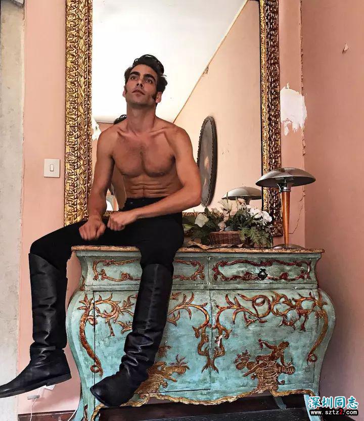 Jon Kortajarena 不仅是超模，还是Gay圈模范！