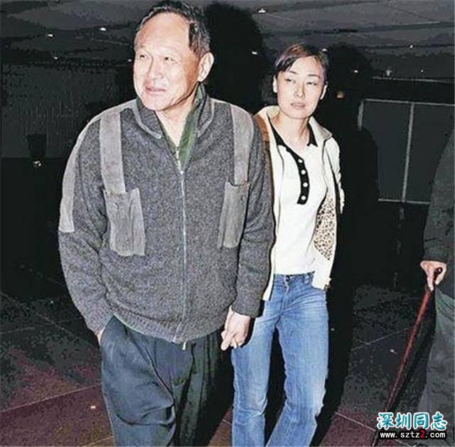 他80岁豪车出行，“私生活混乱”，还花费5亿为同性恋女儿招婿！