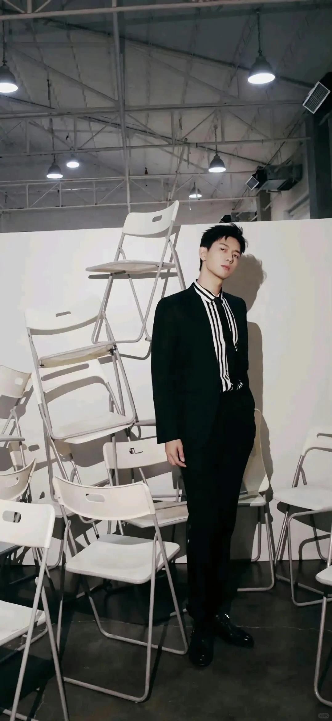 李现,阳光大方帅气男孩