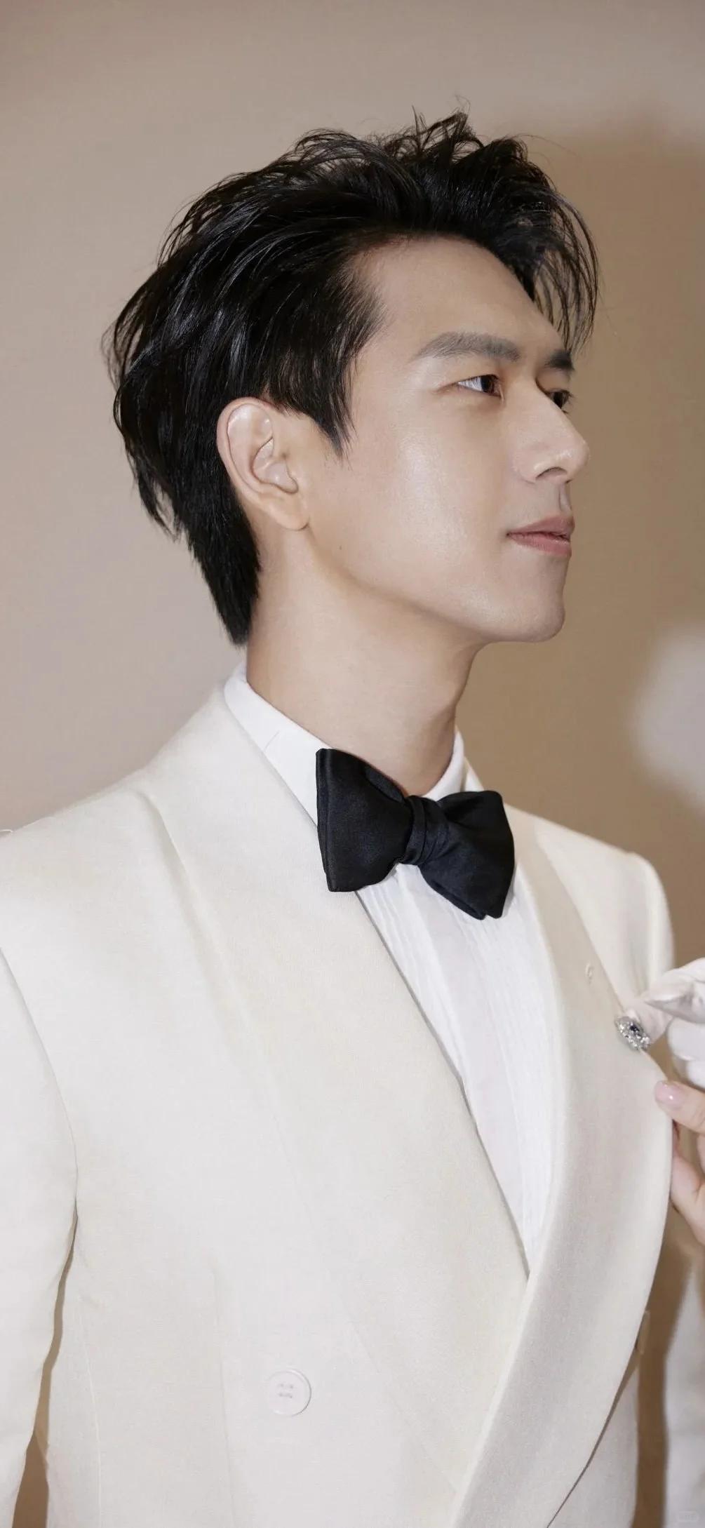李现,阳光大方帅气男孩